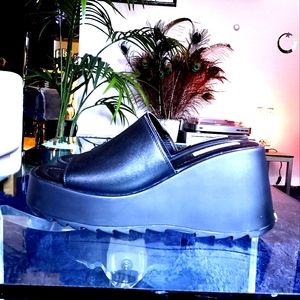 STEVE MADDEN PEPE30 Platform Wedge Slides Size 10 Brand New